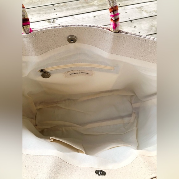 America and Beyond Bonjour colorful tote bag - Picture 3 of 3